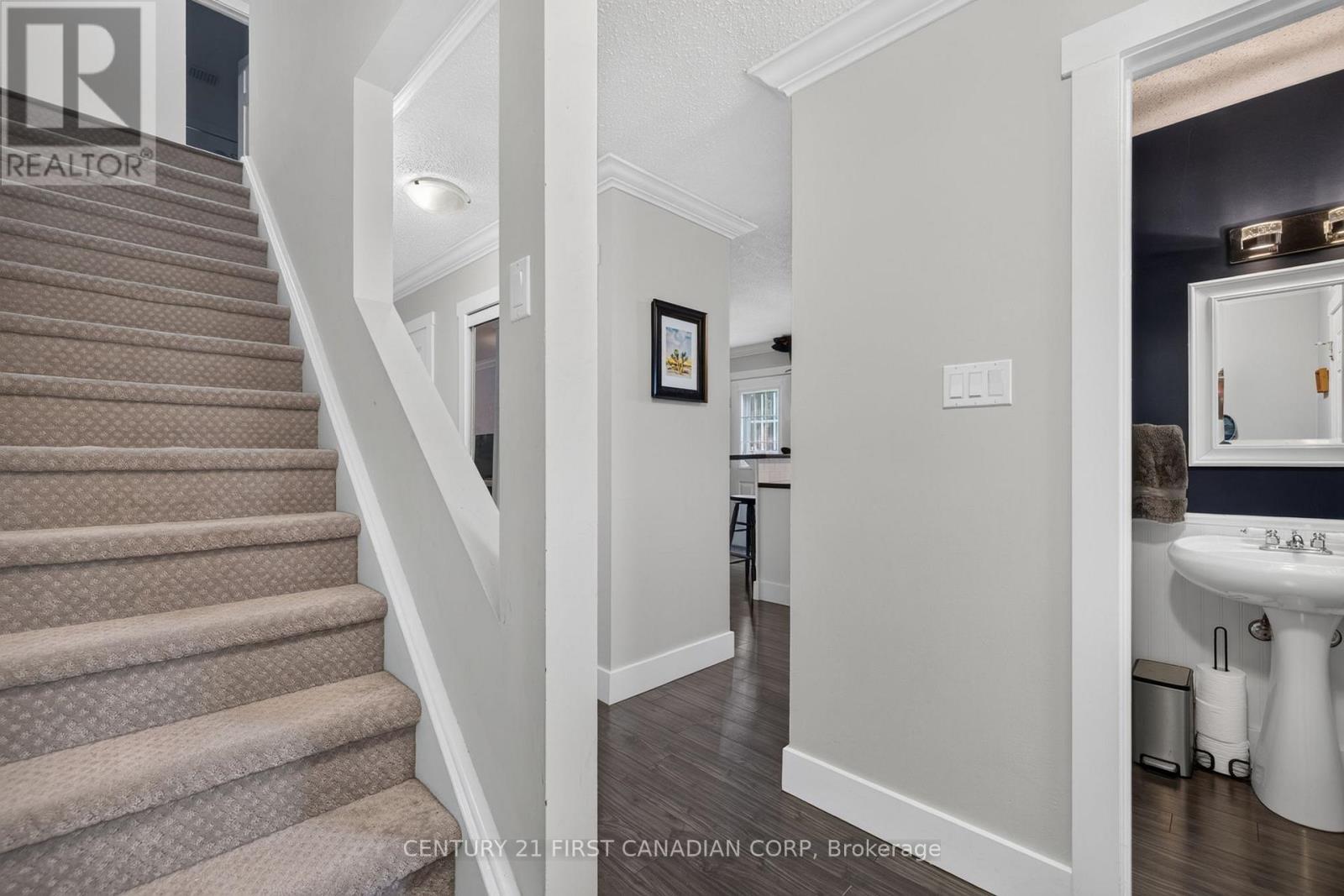 412 HOMESTEAD COURT