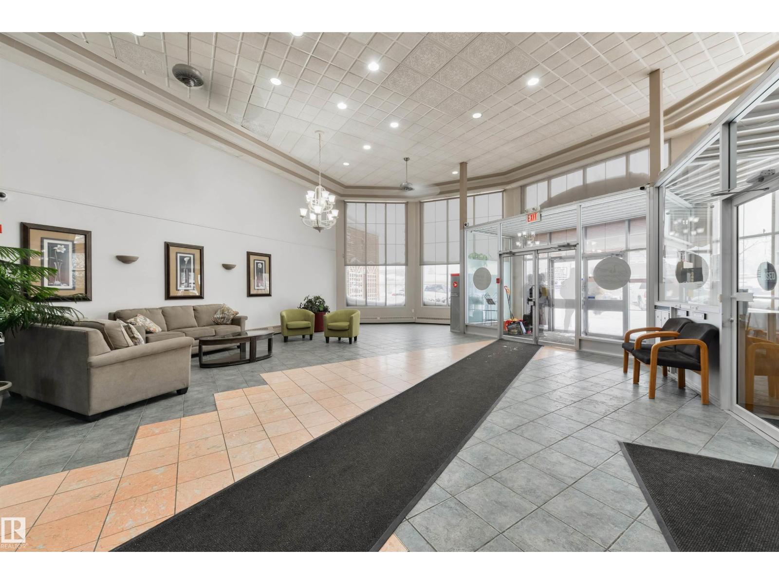 #232 15499 CASTLE DOWNS RD NW