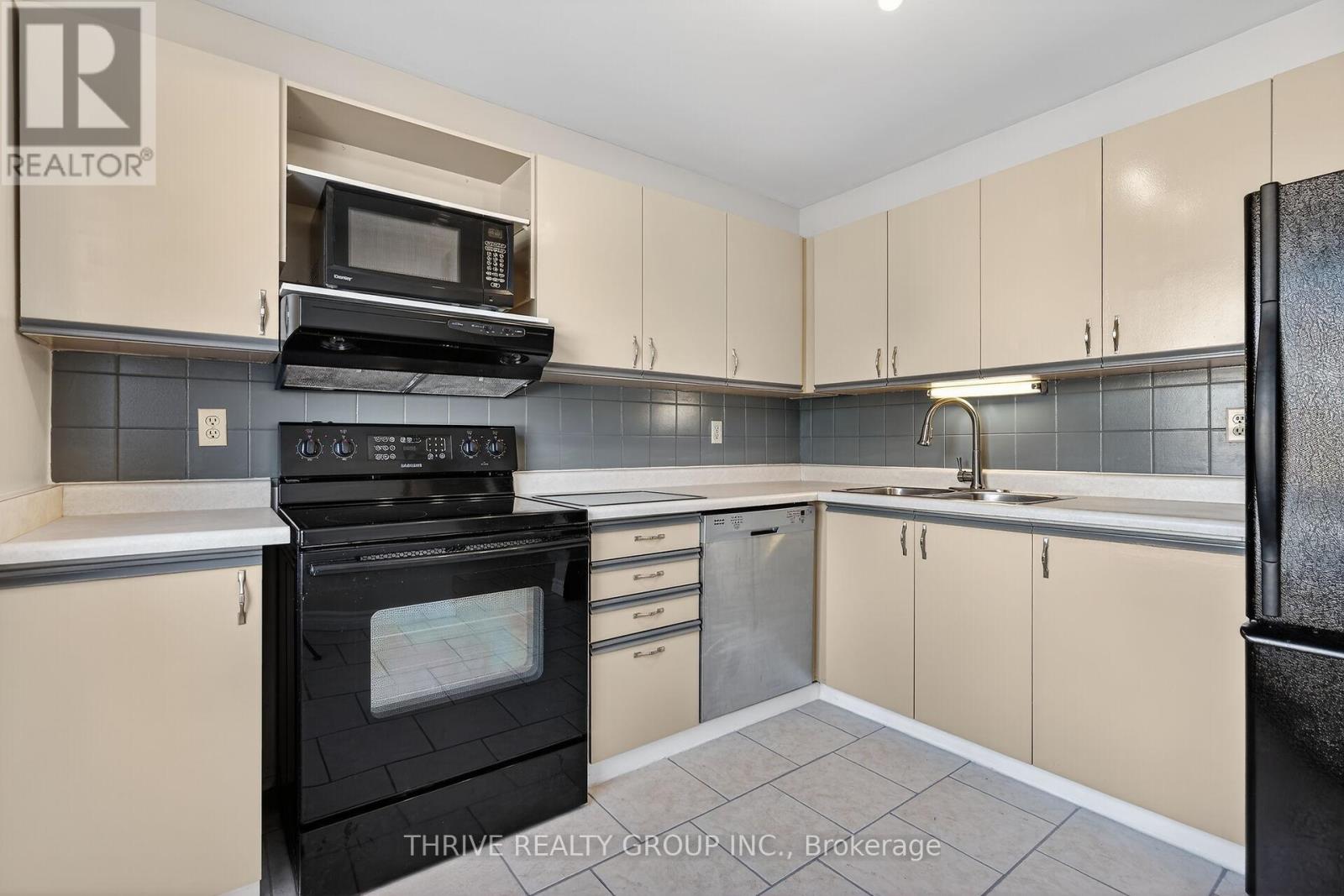 3 - 80 ACORN CRESCENT