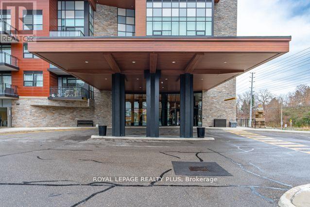 465 - 1575 LAKESHORE ROAD W
