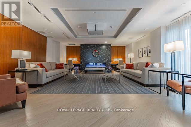 465 - 1575 LAKESHORE ROAD W