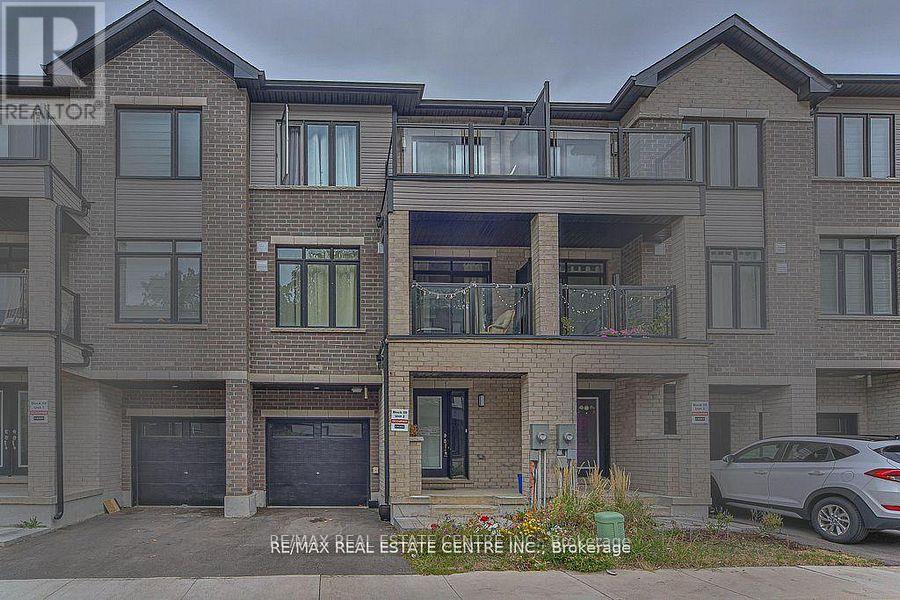 902 - 585 COLBORNE STREET E