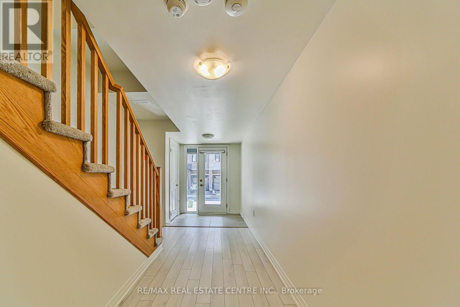 902 - 585 COLBORNE STREET E