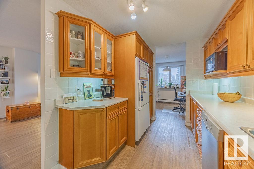 #606 9929 113 ST NW