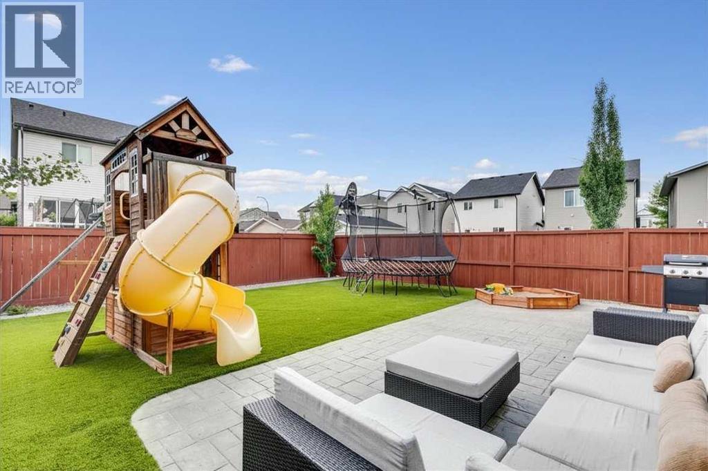 29 Copperpond Parade SE