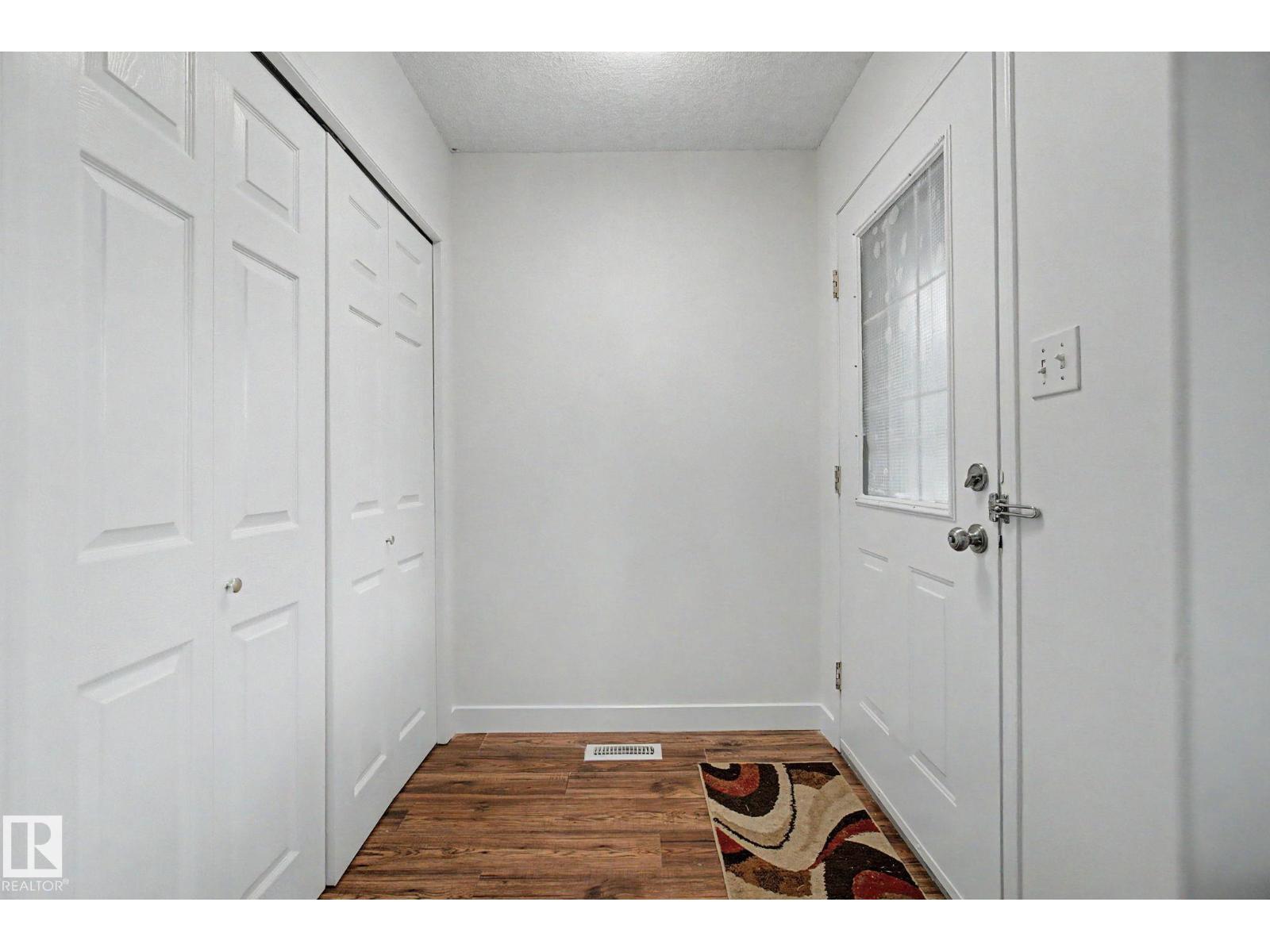 710 Glenwright CO NW