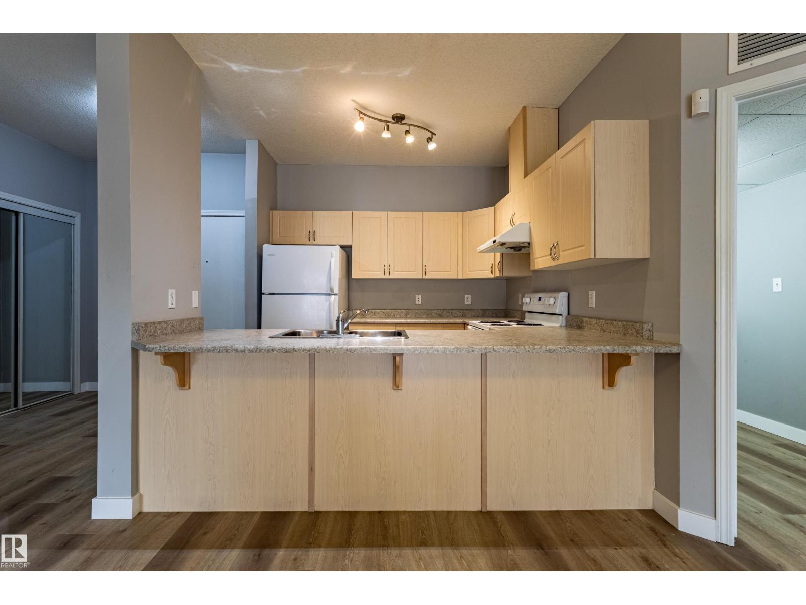 #412 4304 139 AV NW