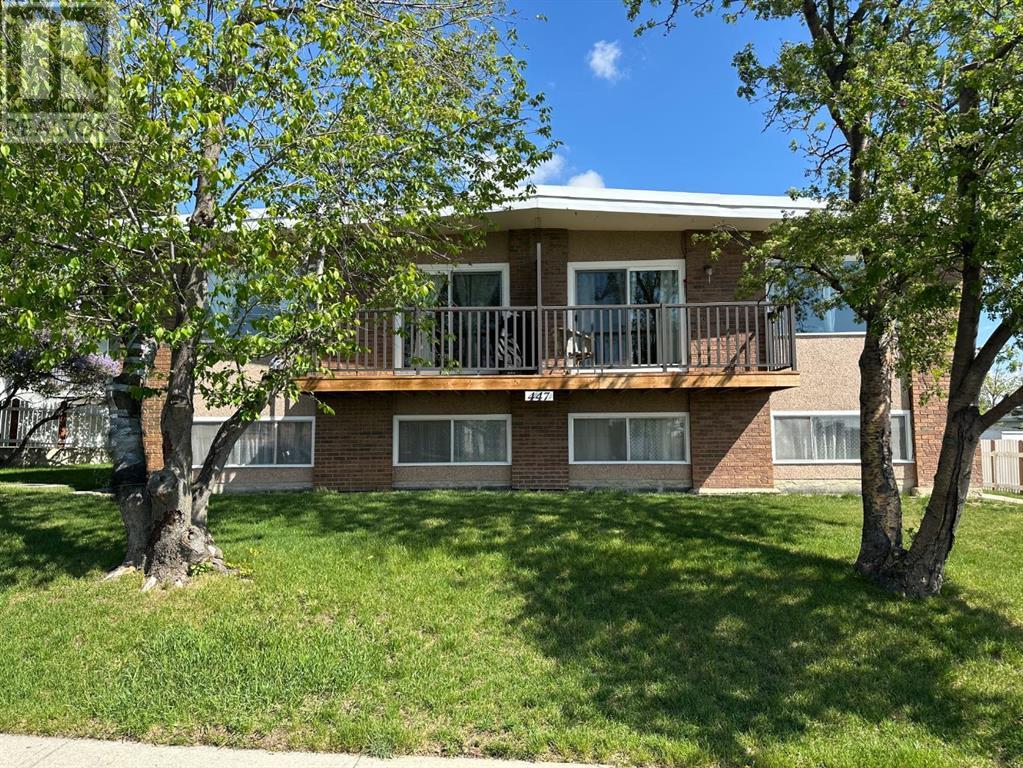 447 Huntsville Crescent NW