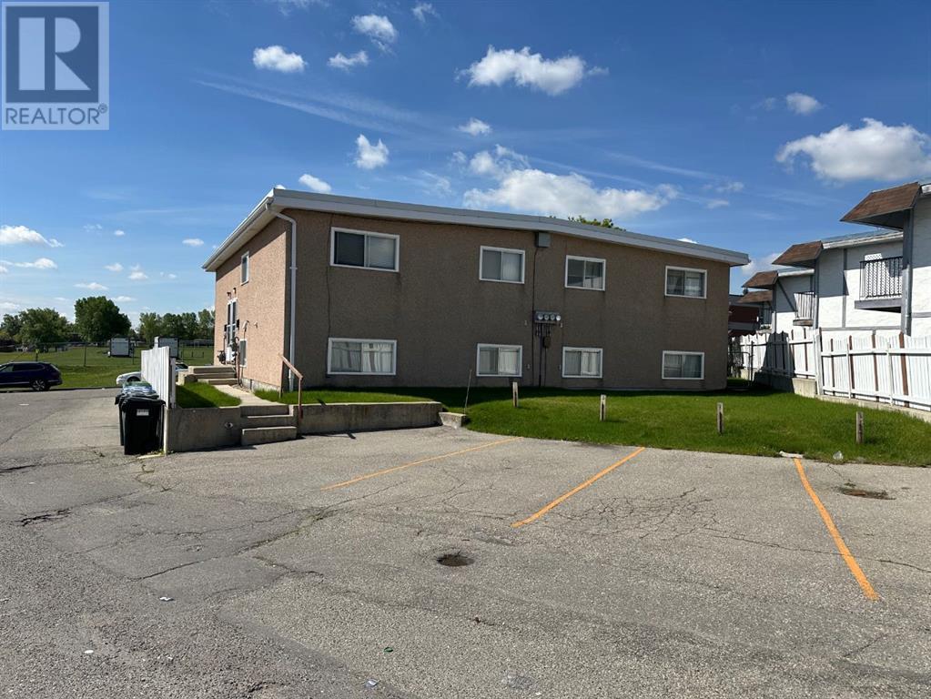 447 Huntsville Crescent NW