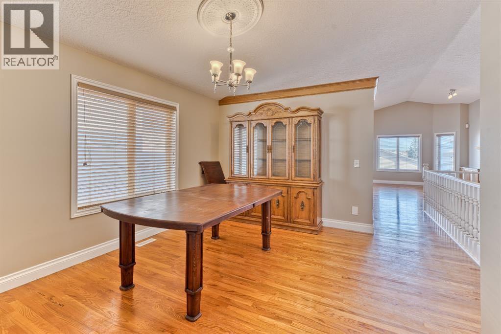 180 Hidden Vale Close NW