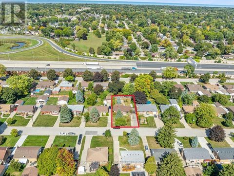 1002 EASTLAWN AVENUE Sarnia ON N7S1X4