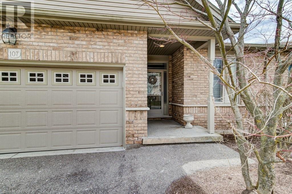 20 ISHERWOOD Avenue Unit# 107