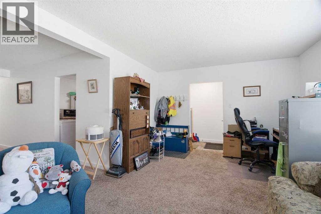 196 Gordon Drive SW