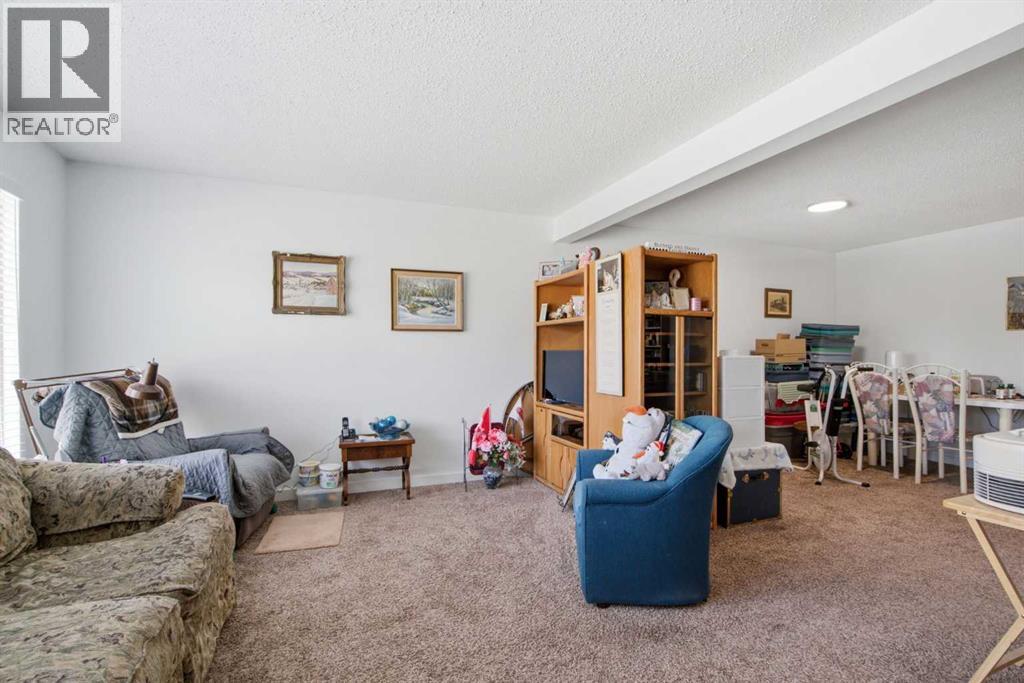 196 Gordon Drive SW