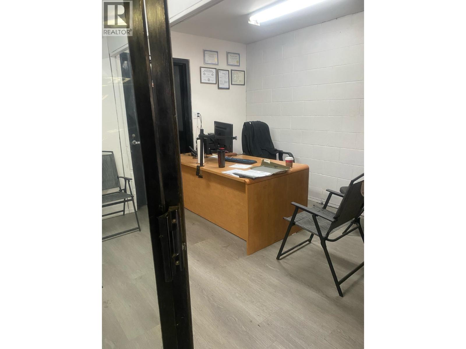 2635 KINGSWAY AVENUE