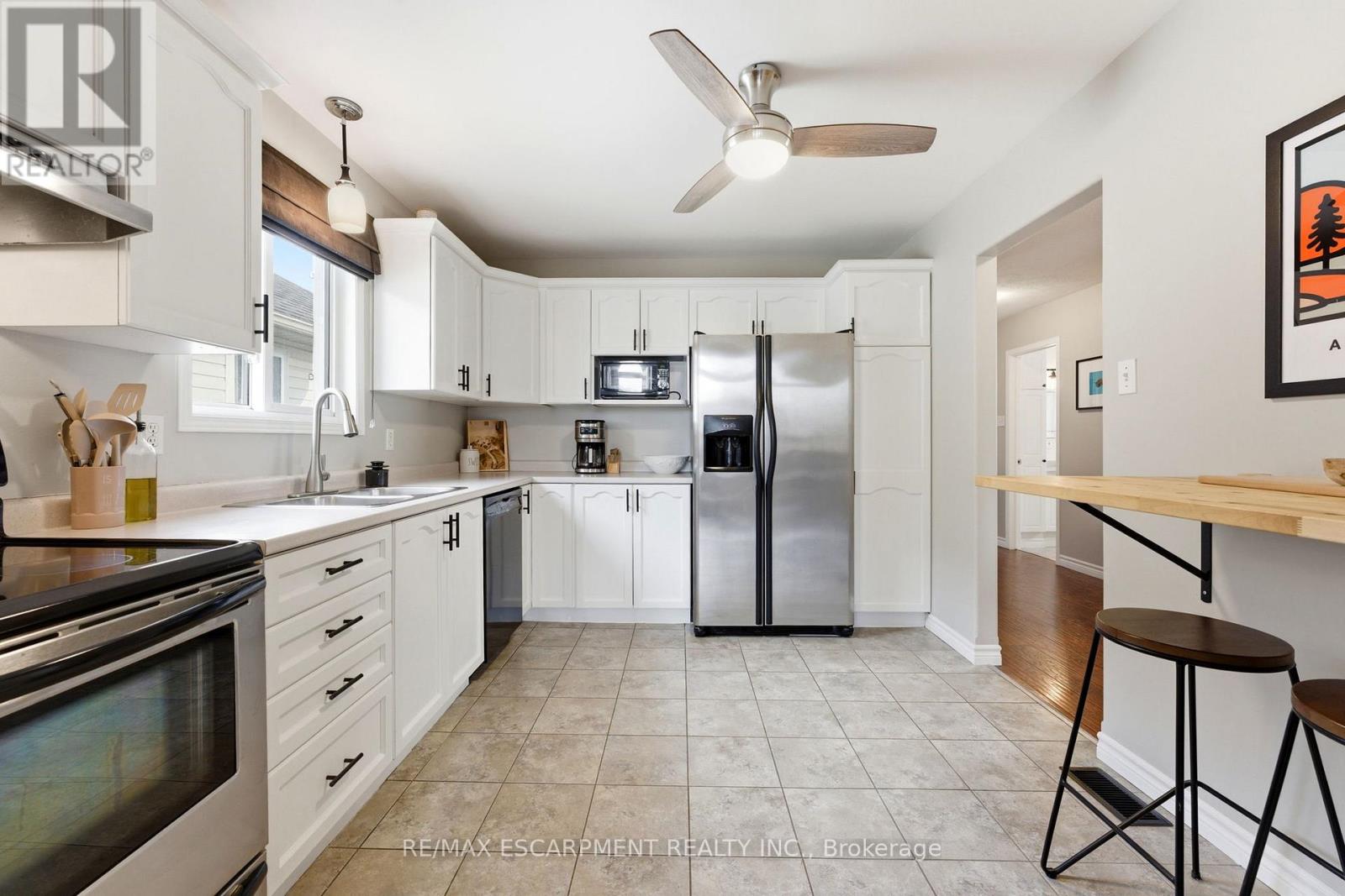 55 ANASTASIA CRESCENT