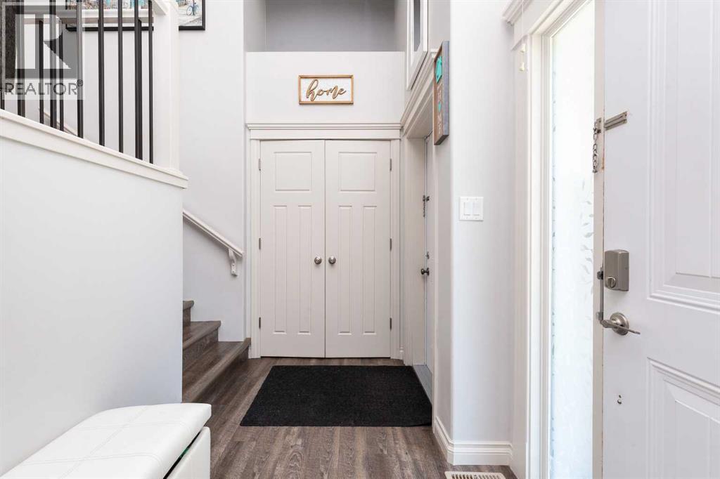 8 Riverton Crescent W