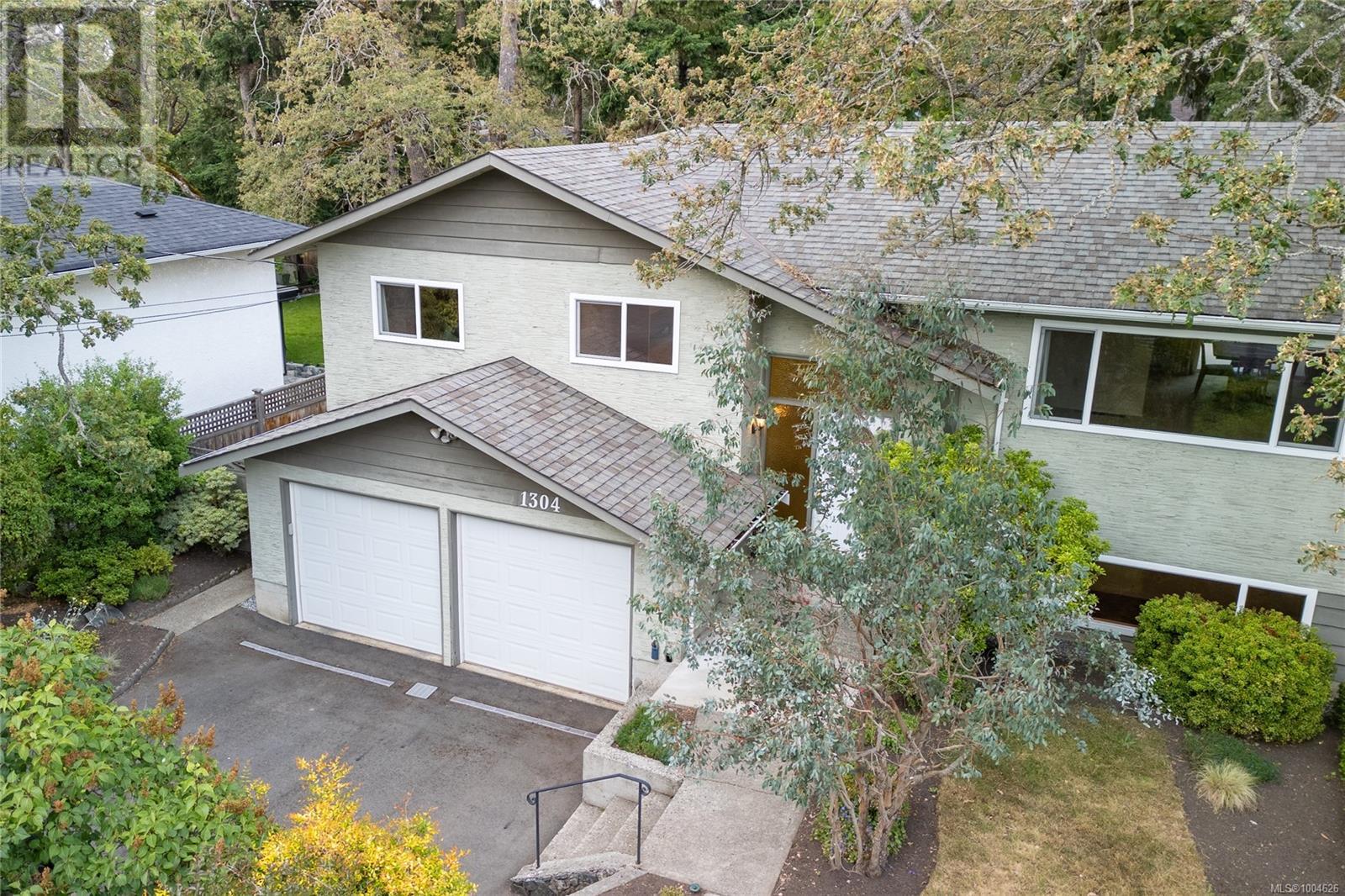1304 Palmer Close