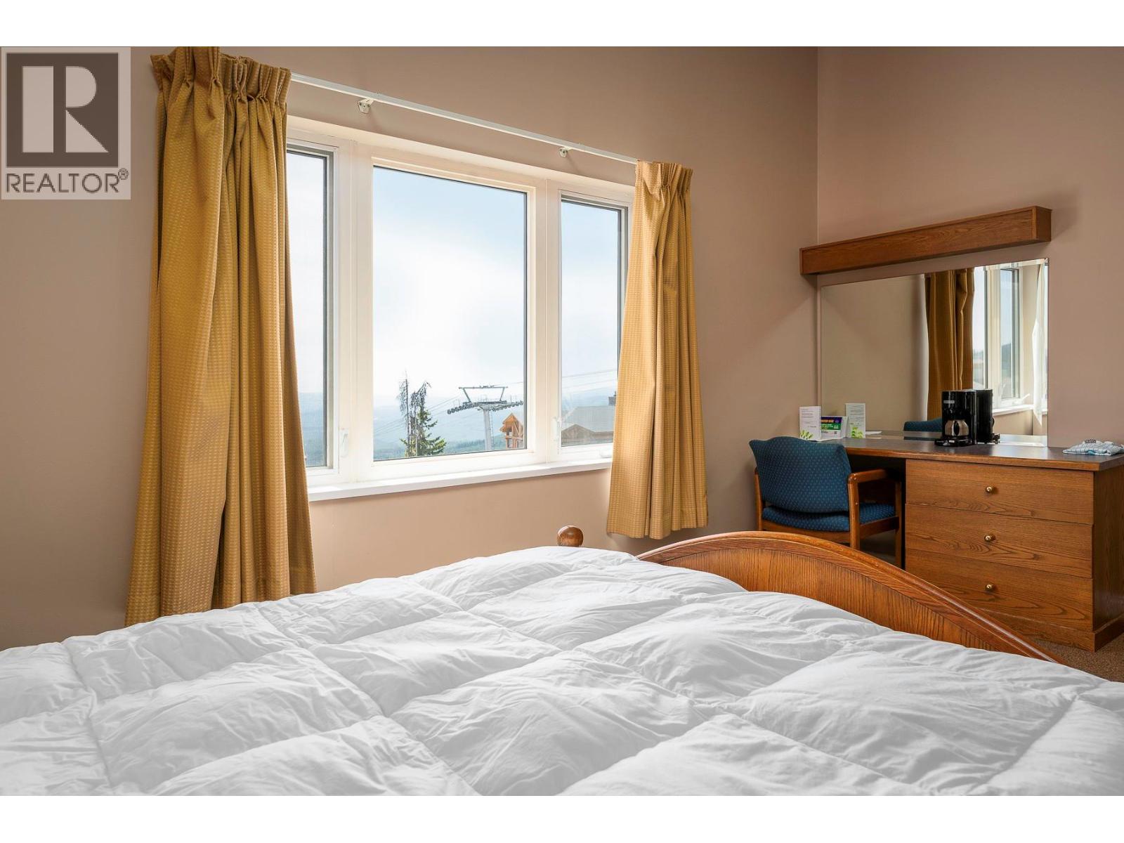 5275 Big White Road Unit# 212