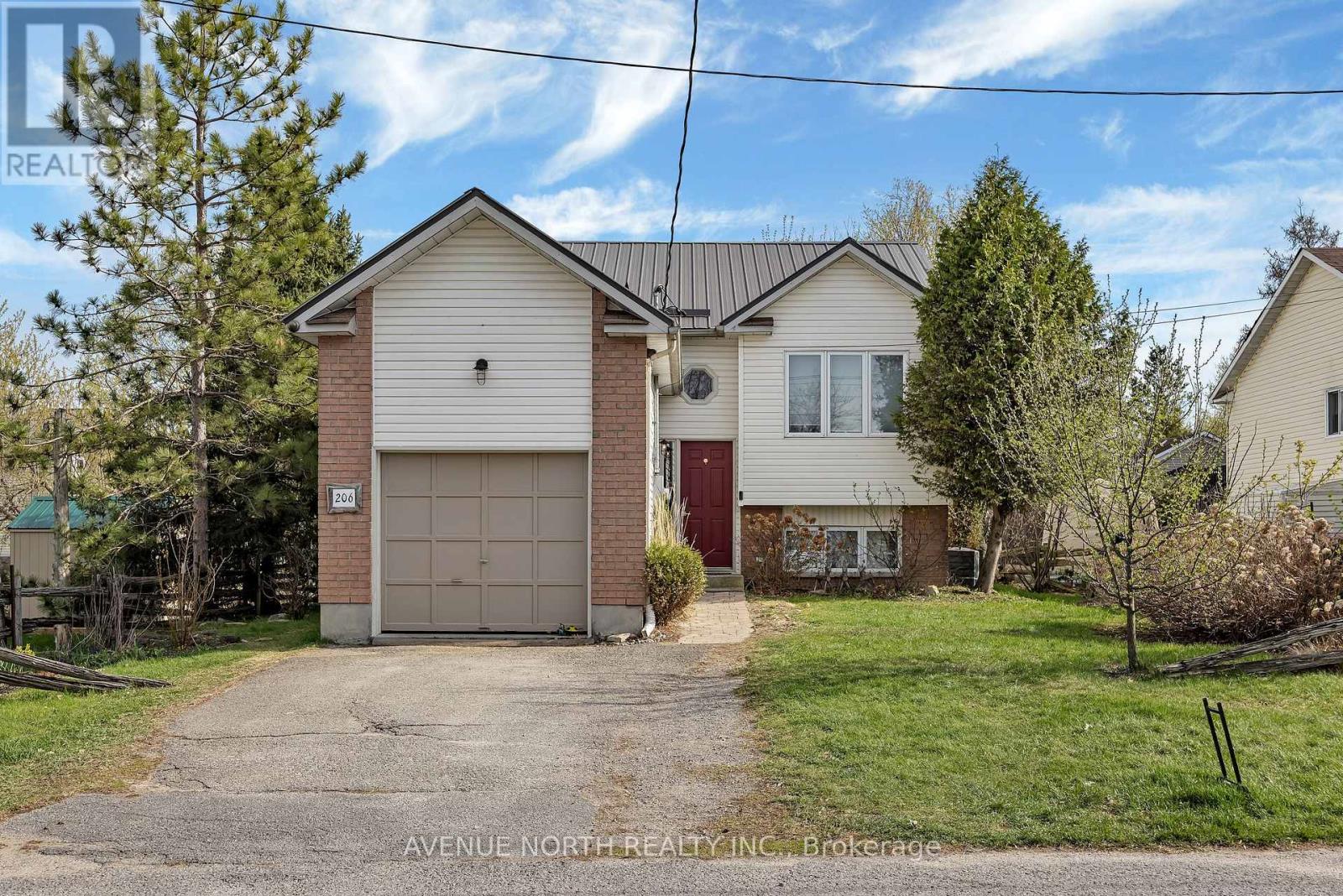 206 WELLINGTON STREET W