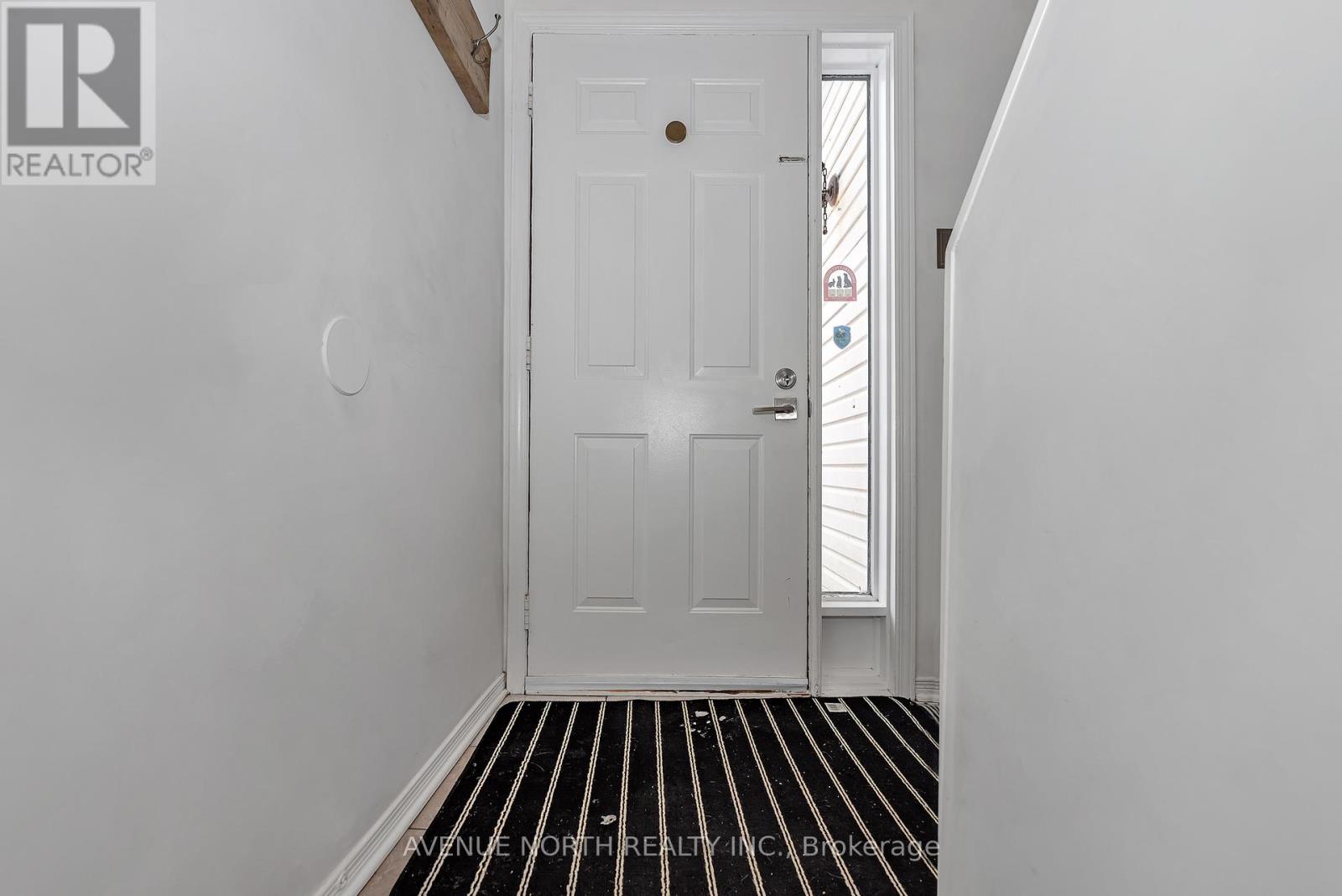 206 WELLINGTON STREET W