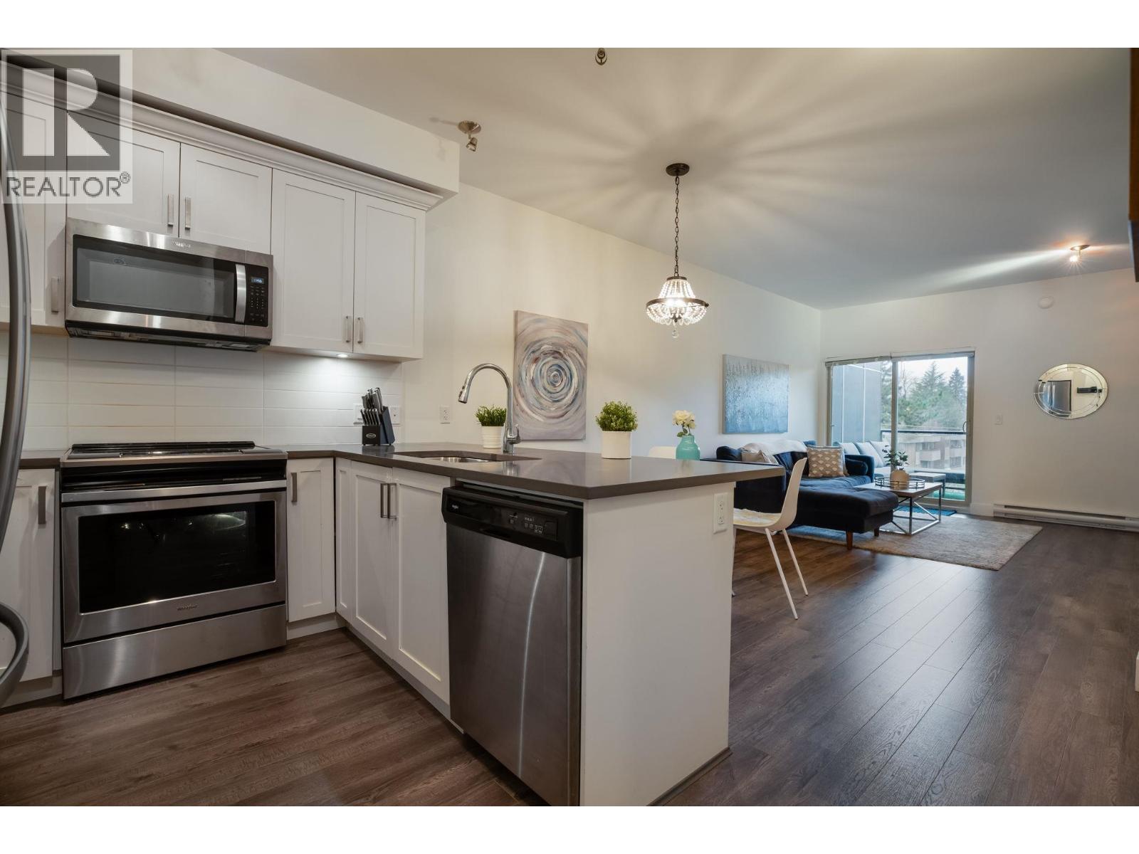 405 2436 KELLY AVENUE