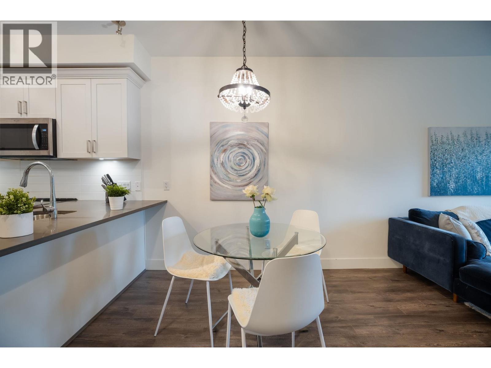 405 2436 KELLY AVENUE