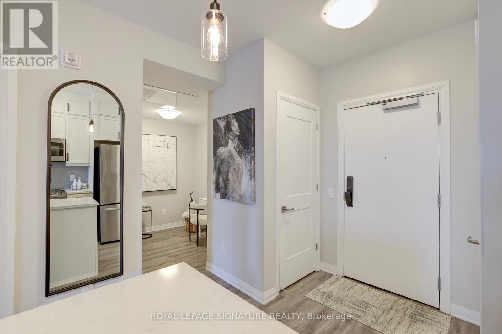 109 - 95 DUNDAS STREET W