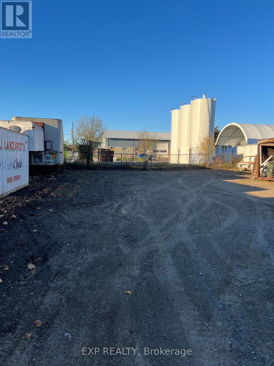 1682 BASELINE ROAD W