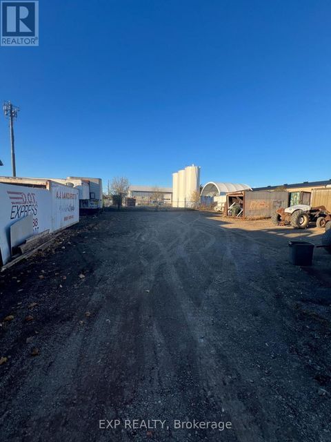 1682 BASELINE ROAD W Clarington (Courtice) ON L1E2S7