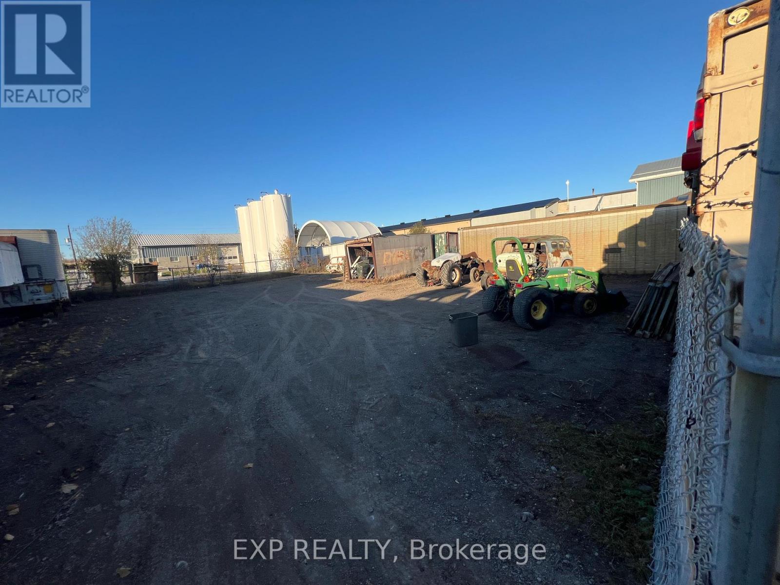 1682 BASELINE ROAD W