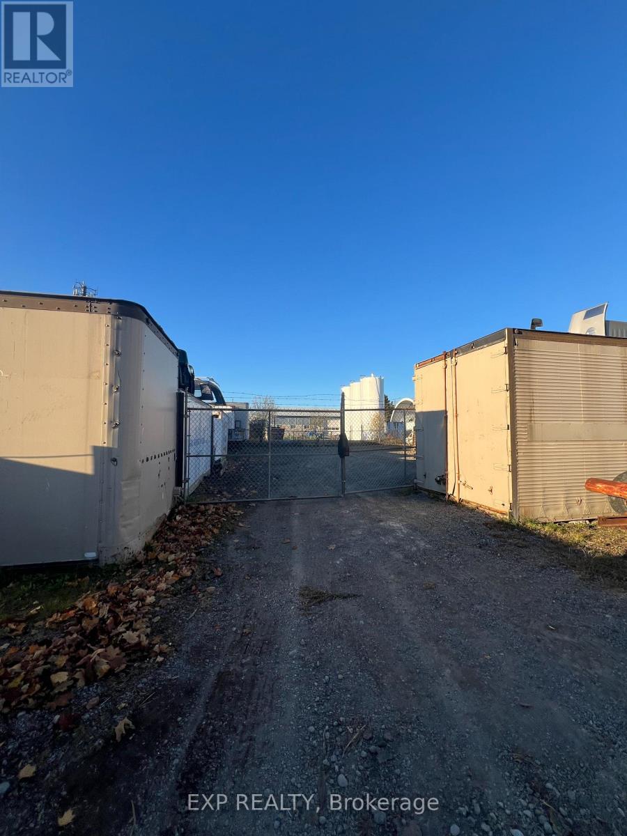 1682 BASELINE ROAD W