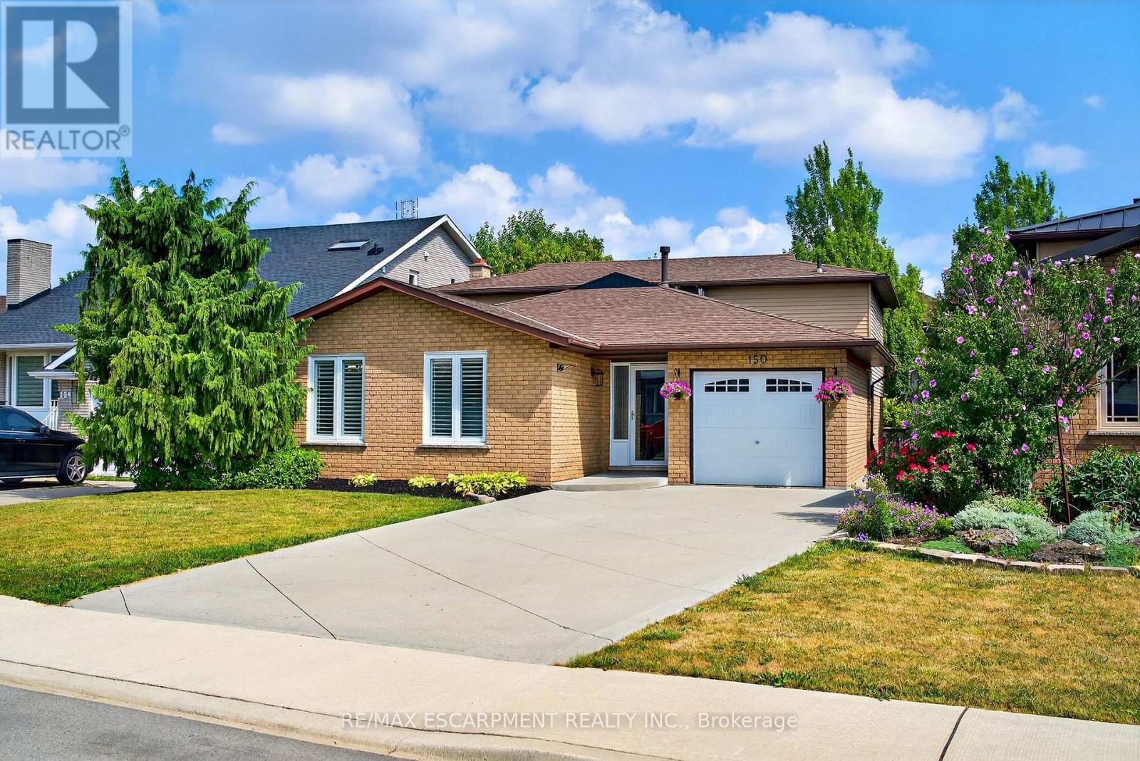 150 SOLOMON CRESCENT