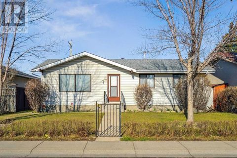 315 Maitland Hill NE Calgary AB T2A5V4