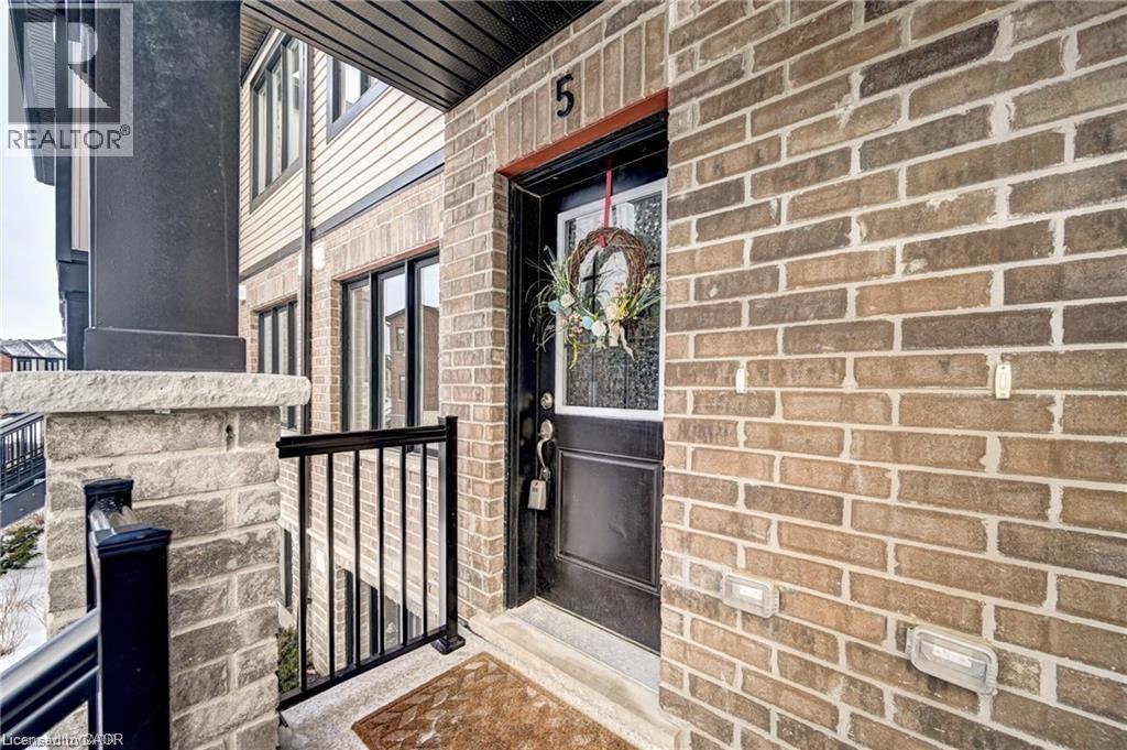 160 ROCHEFORT Street Unit# E5