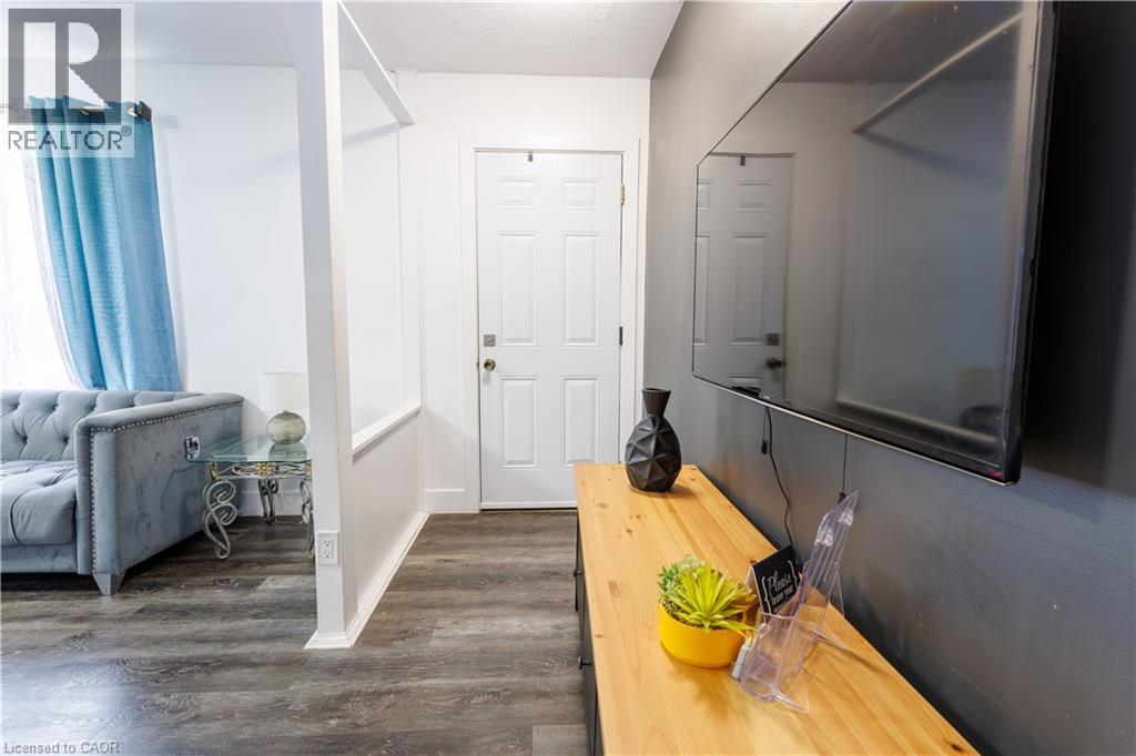 18 SILVERDALE Crescent