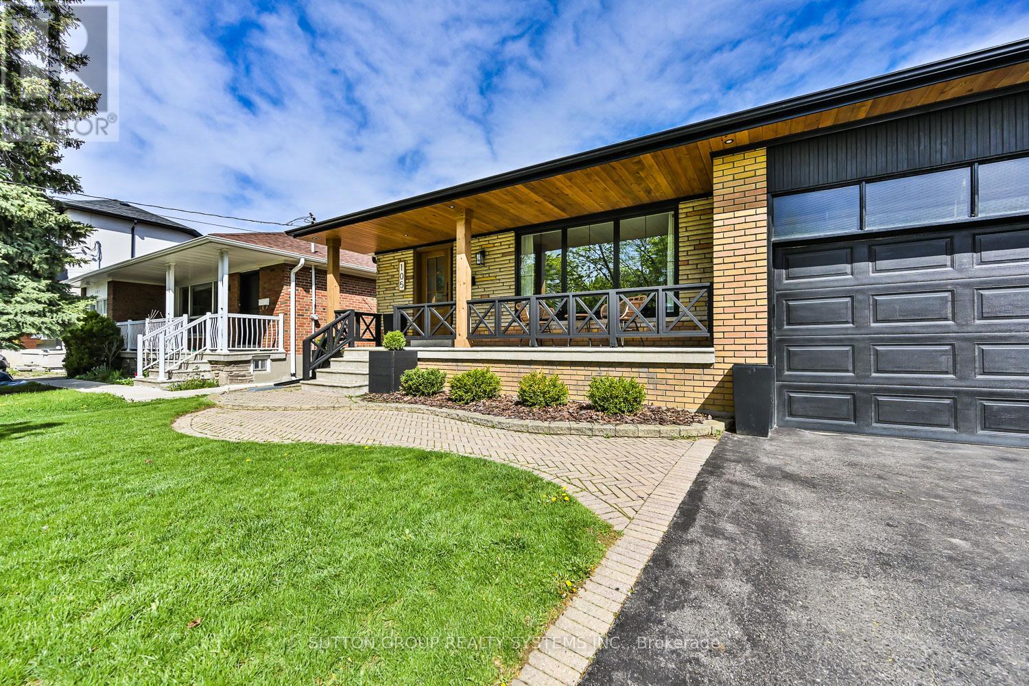 105 CRENDON DRIVE