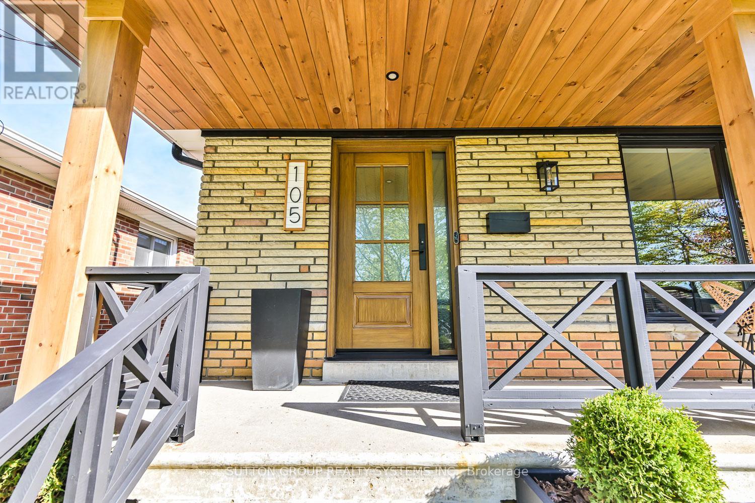 105 CRENDON DRIVE