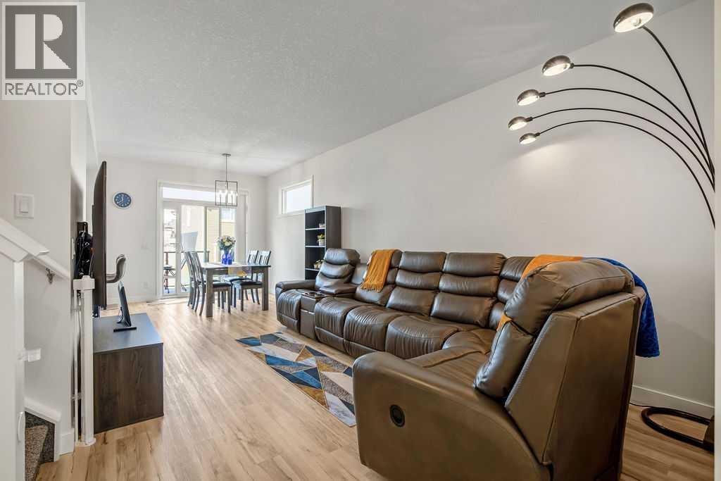 639 Kingsmere Way SE