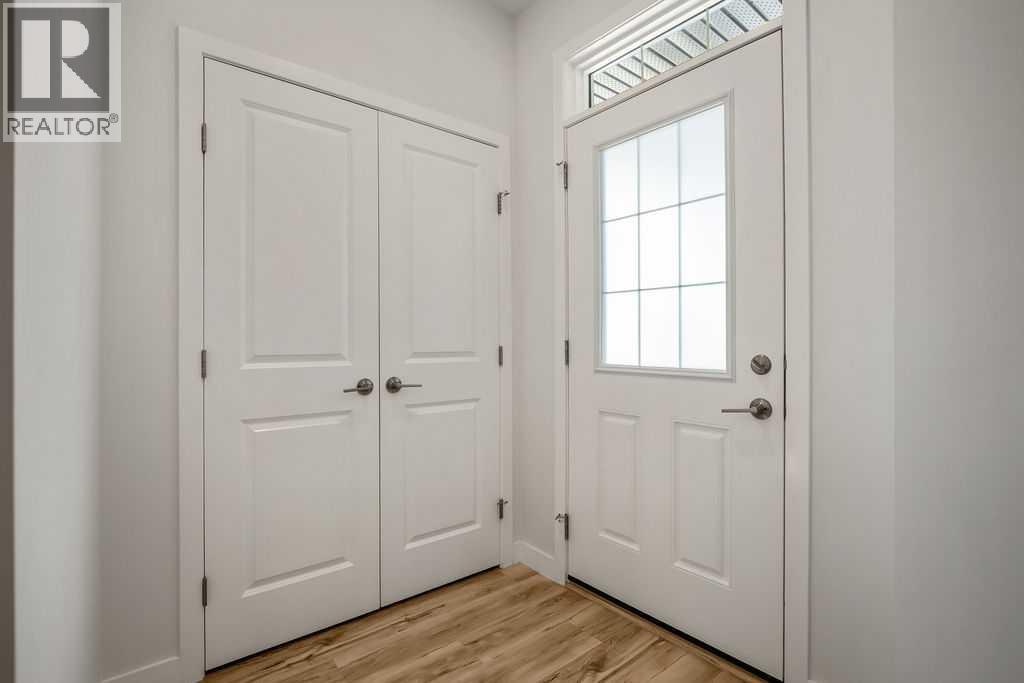 639 Kingsmere Way SE