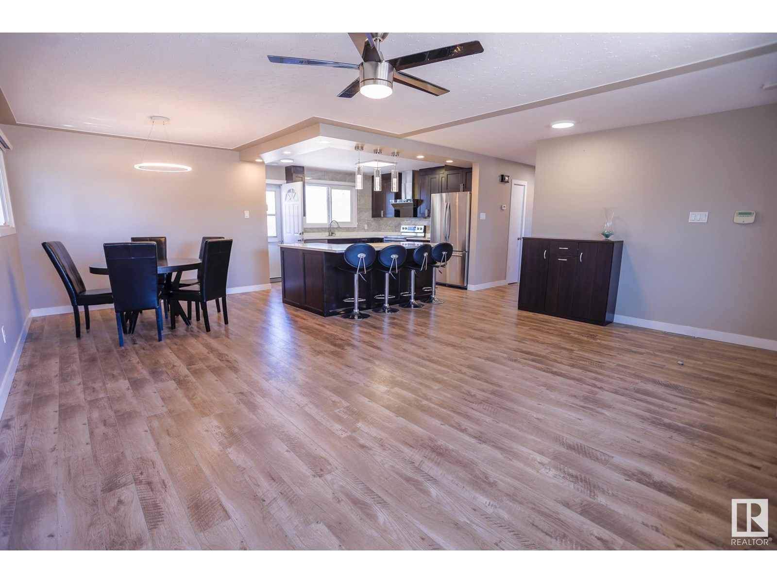 8406 149 ST NW