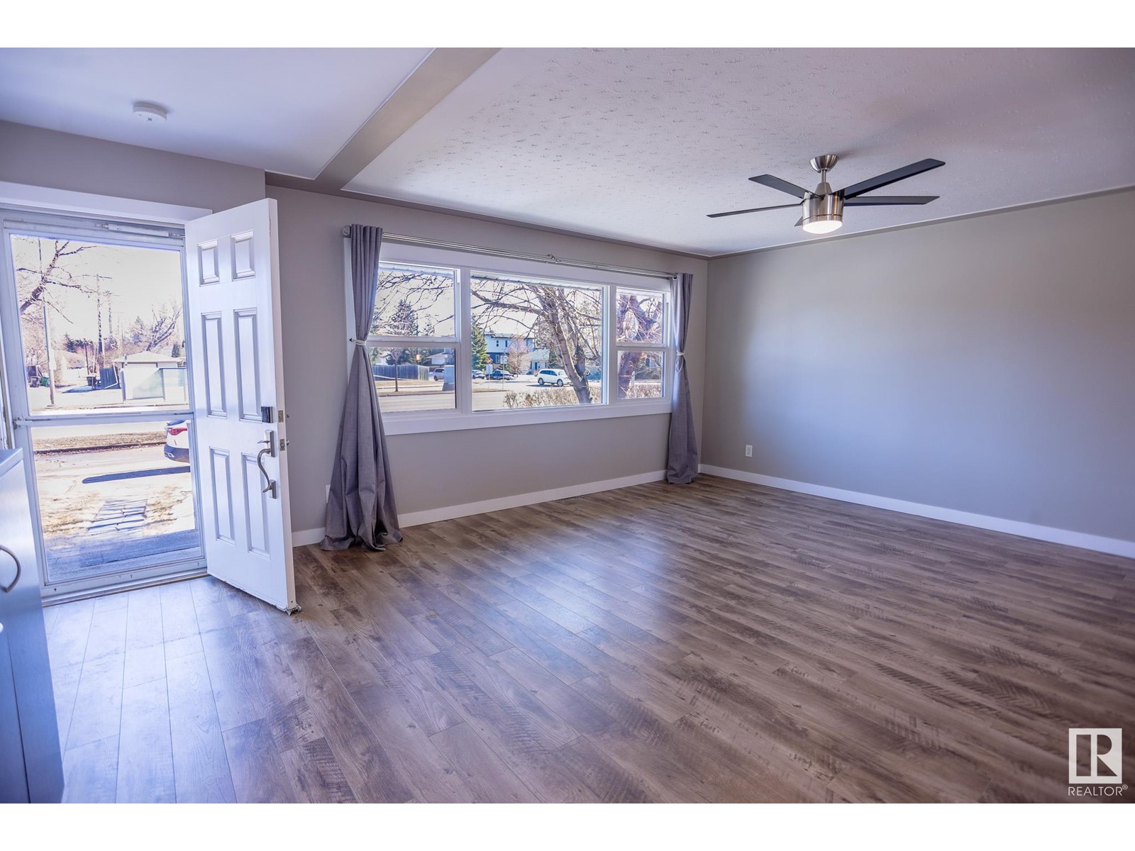 8406 149 ST NW