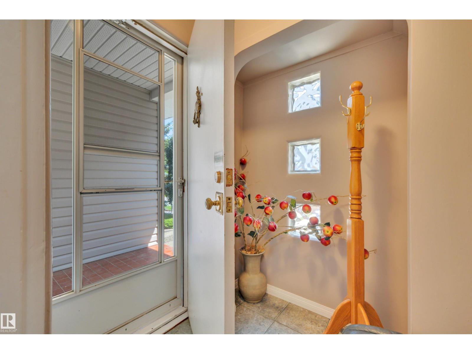 11807 91 AV NW