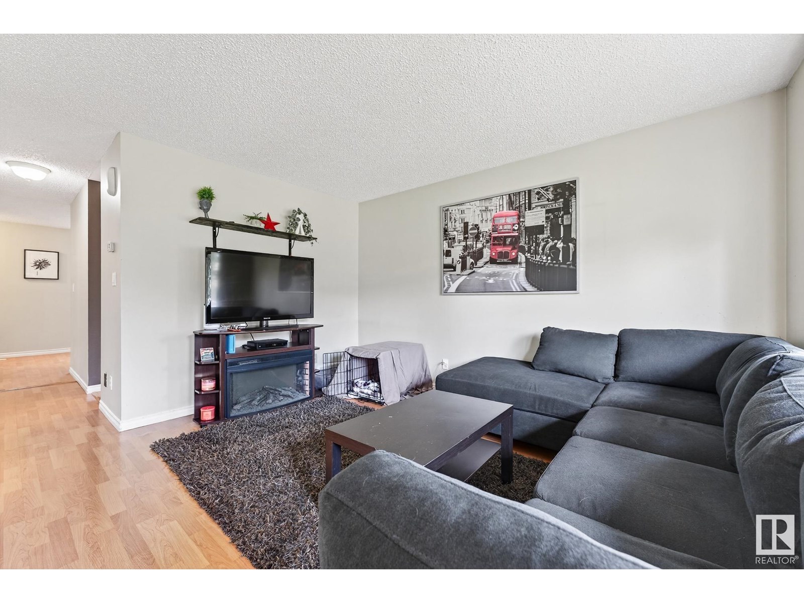 3512 42A AV NW