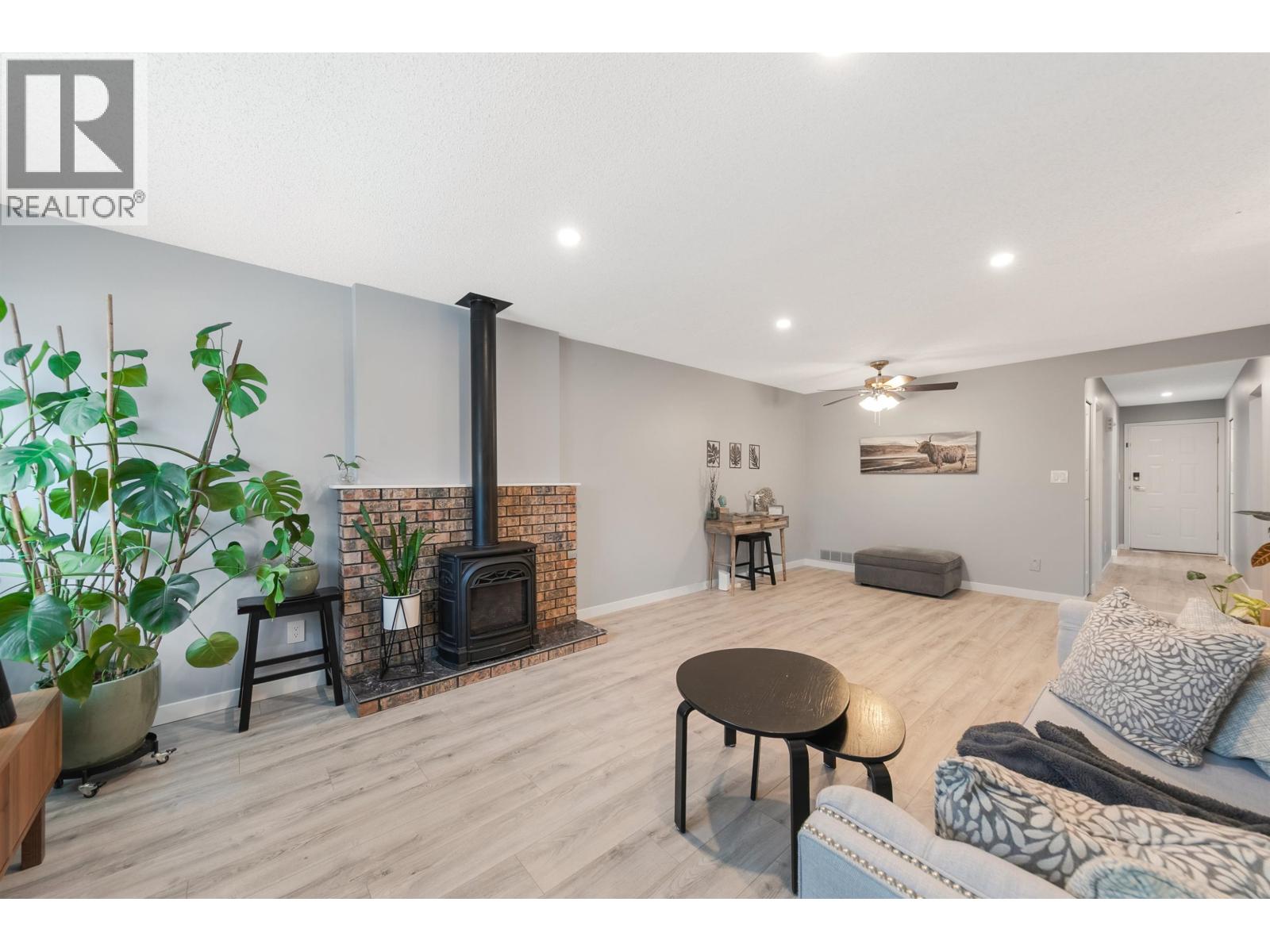 13 19249 HAMMOND ROAD