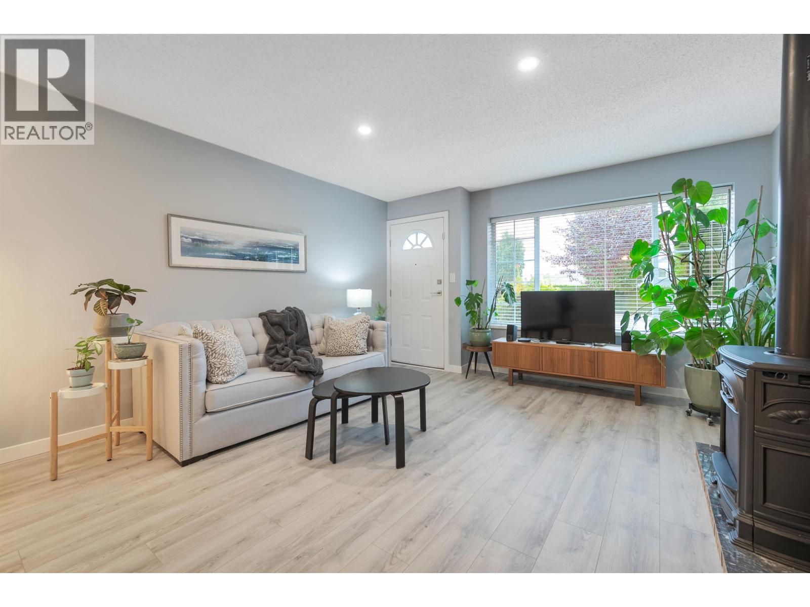 13 19249 HAMMOND ROAD