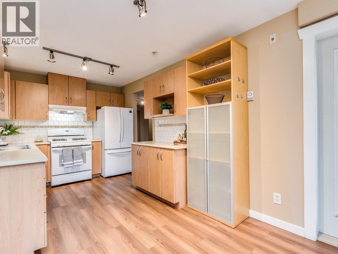 304 2988 SILVER SPRINGS BOULEVARD