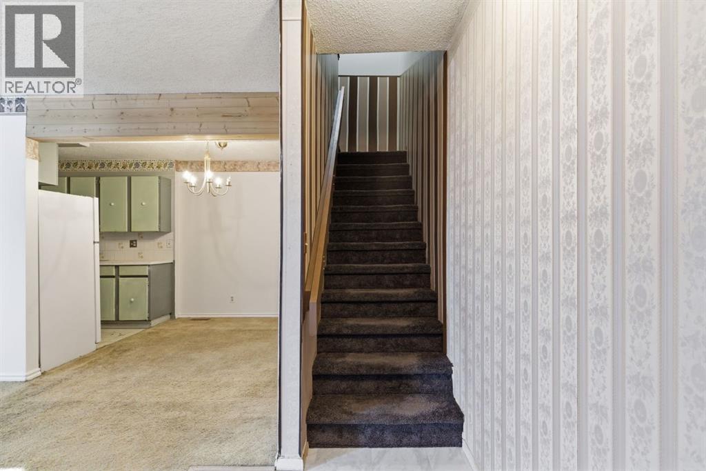 49, 4940 39 Avenue SW