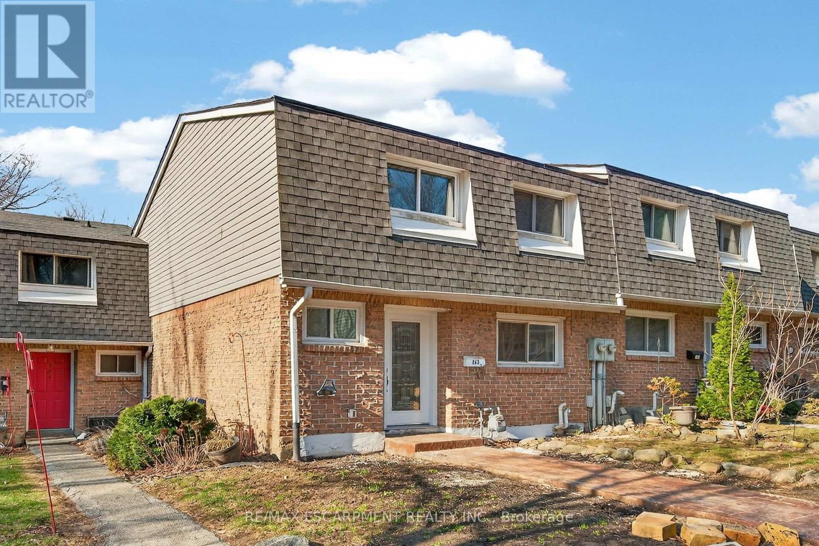 Photo 1 of 44 — 153 - 2050 UPPER MIDDLE ROAD Unit 153, Burlington (Brant Hills), ON L7P3R9
