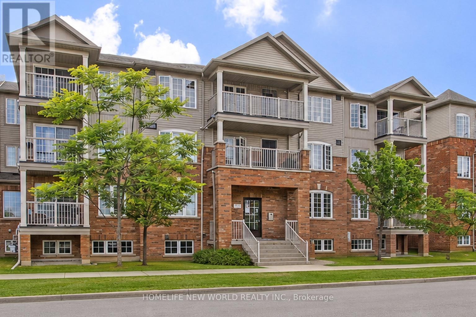 Photo 1 of 20 — 3 - 133 ISAAC DEVINS BOULEVARD Unit 3, Toronto (Humberlea-Pelmo Park), ON M9M0C4